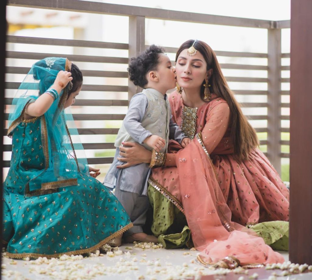 Ayeza Khan shares struggles of being a celebrity mother
