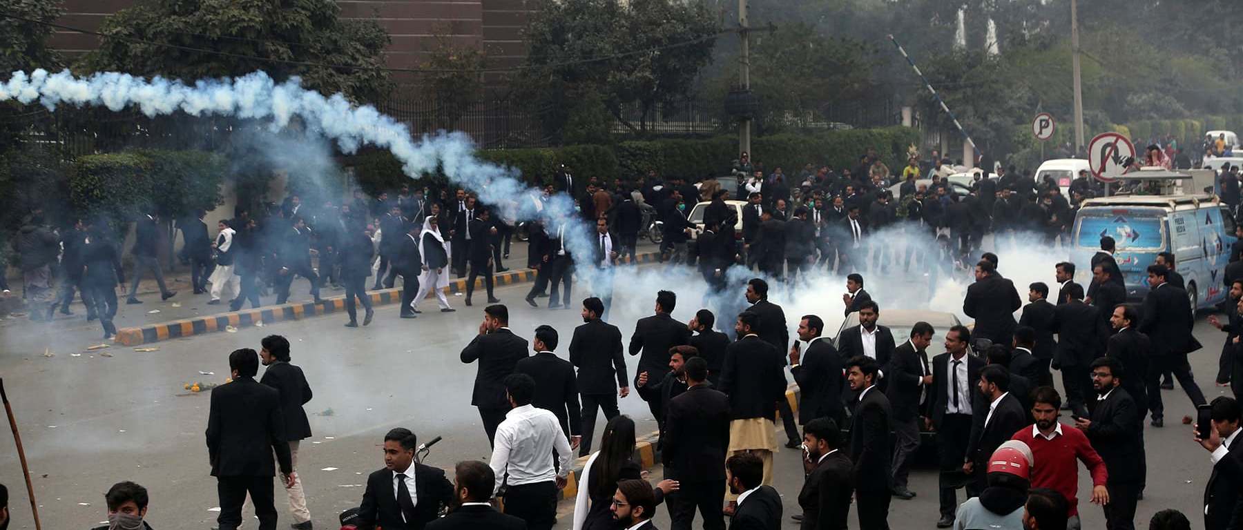 lawyers clash lahore
