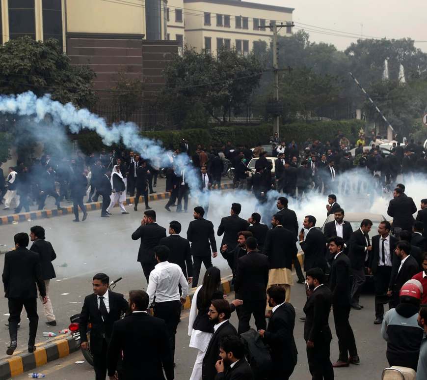 lawyers clash lahore