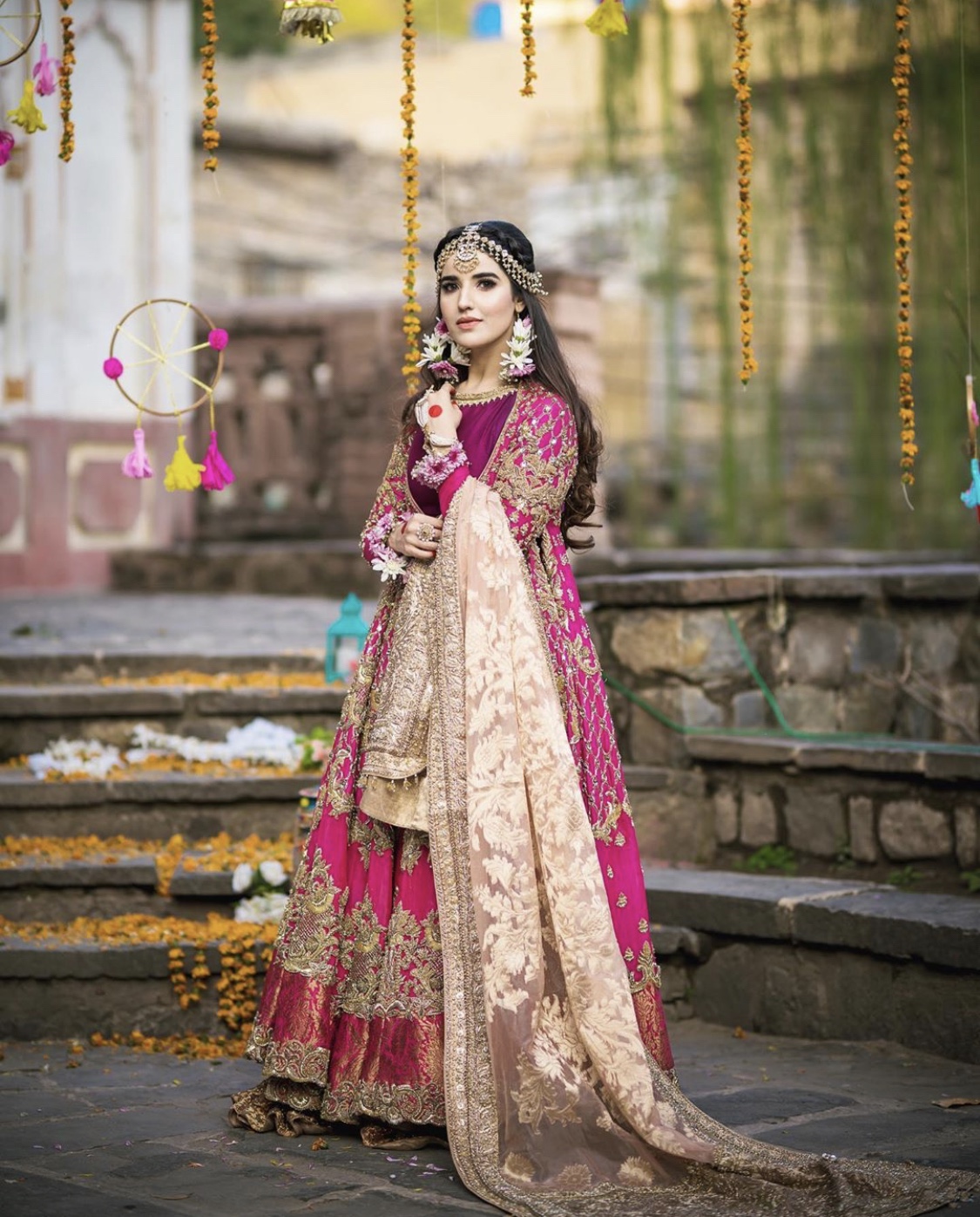 Hareem Farooq bridal picture