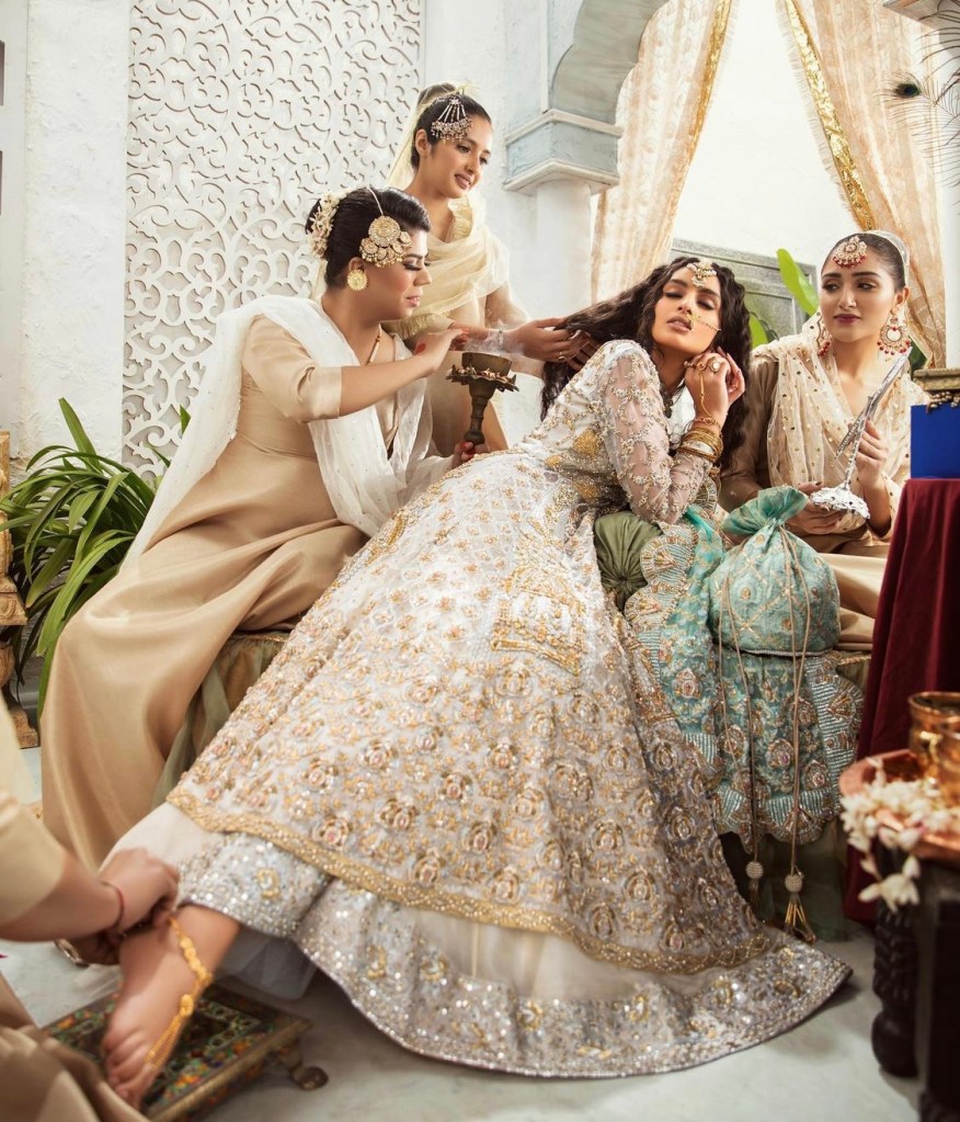 pakistani bridal lehnga outfit