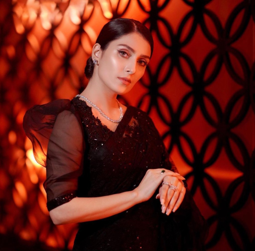 Ayeza khan Chupke  Chupke 