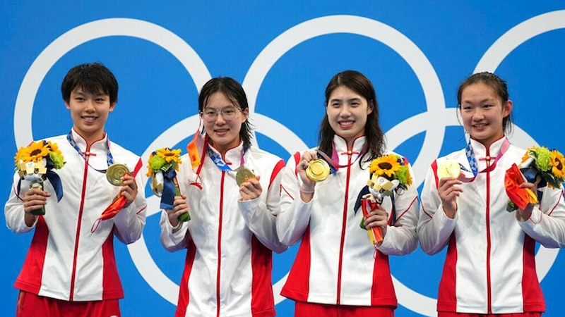 China stuns Australia